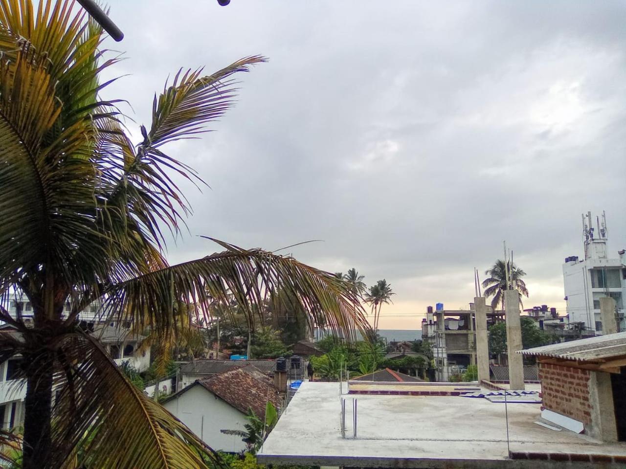 Blue Whales Hotel Hikkaduwa Exterior foto